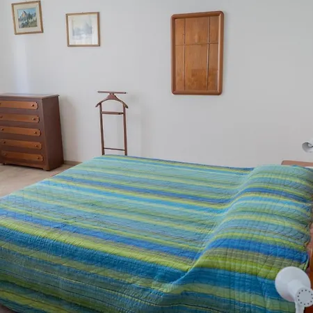 Reno Family House 拉文纳