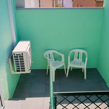 Reno Family House 公寓 *